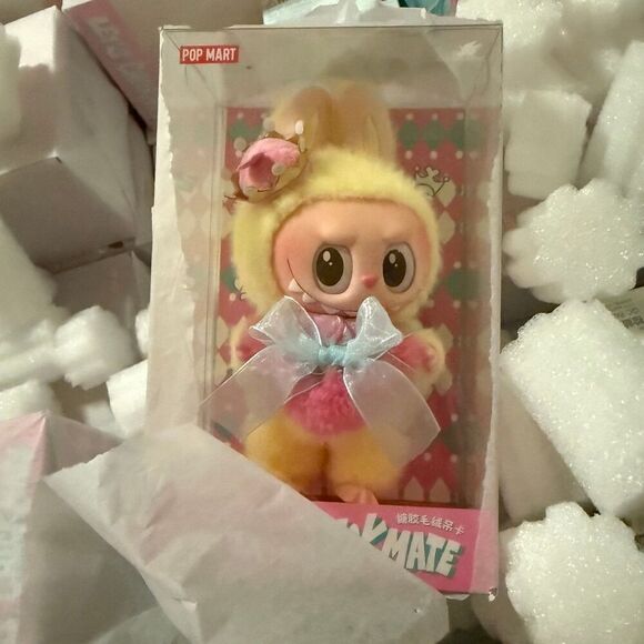 Pop Mart The Monsters Let’s Checkmate Queen + Fill in Wild Plush Pendant - Picture 2 of 7